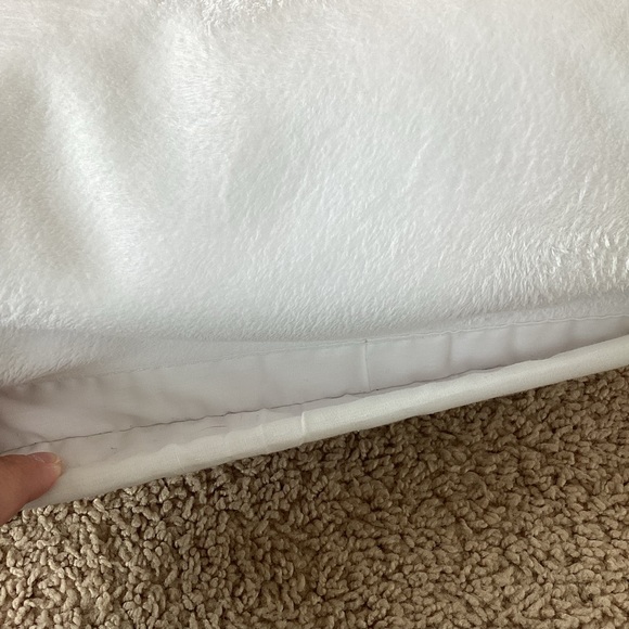 LapGear white and pink unicorn stuffed animal IPad book stand - Picture 7 of 9